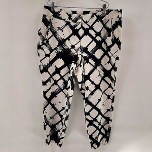 Lane Bryant Crop Pants Size 20 Black And White Print Stretch With Pockets